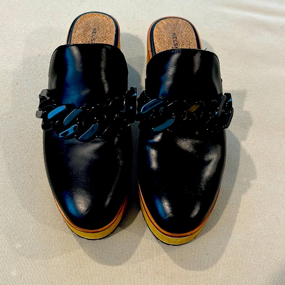Kelsei Dagger blk chain clogs